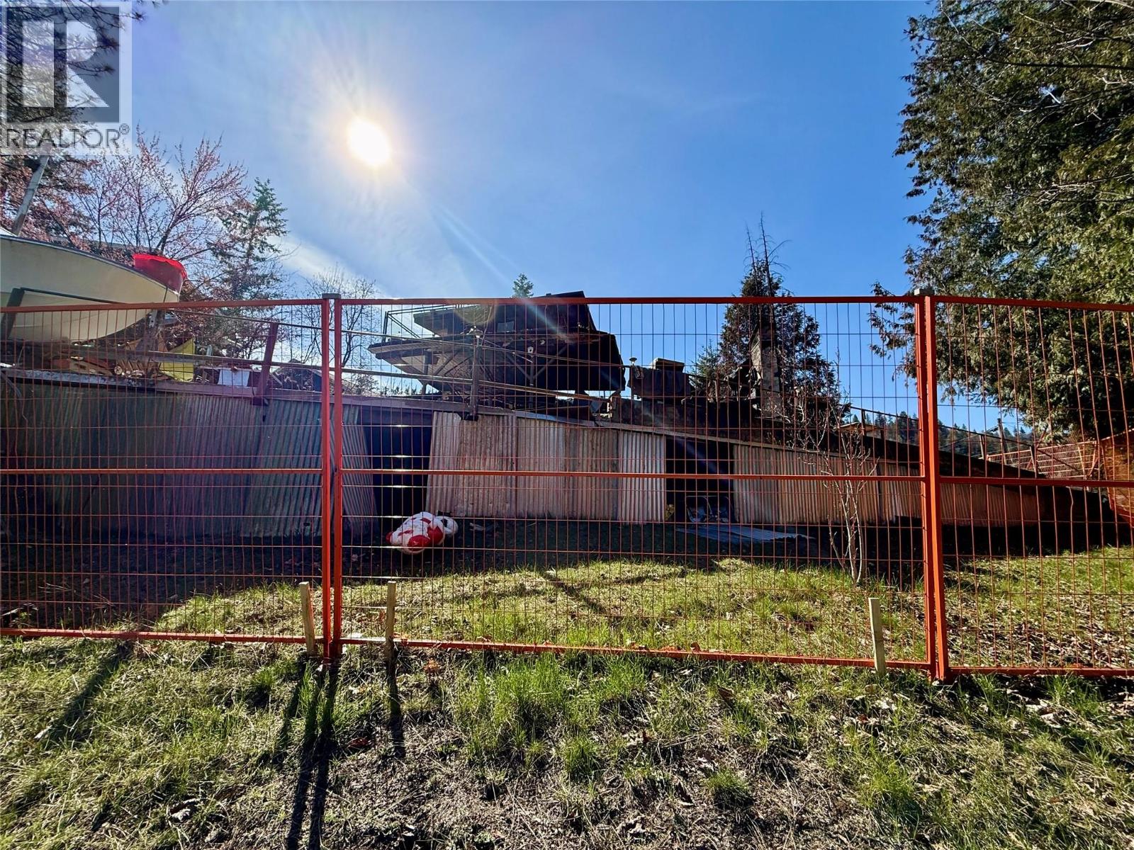 604 11th Street, Castlegar, British Columbia  V1N 2J9 - Photo 4 - 10396254
