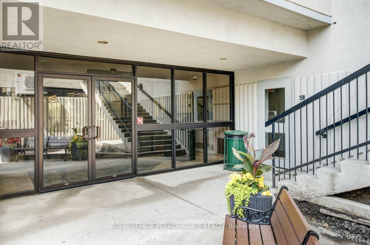708 - 158c Mcarthur Avenue, Ottawa, Ontario K1L 8E7 - Photo 2 - X13660124