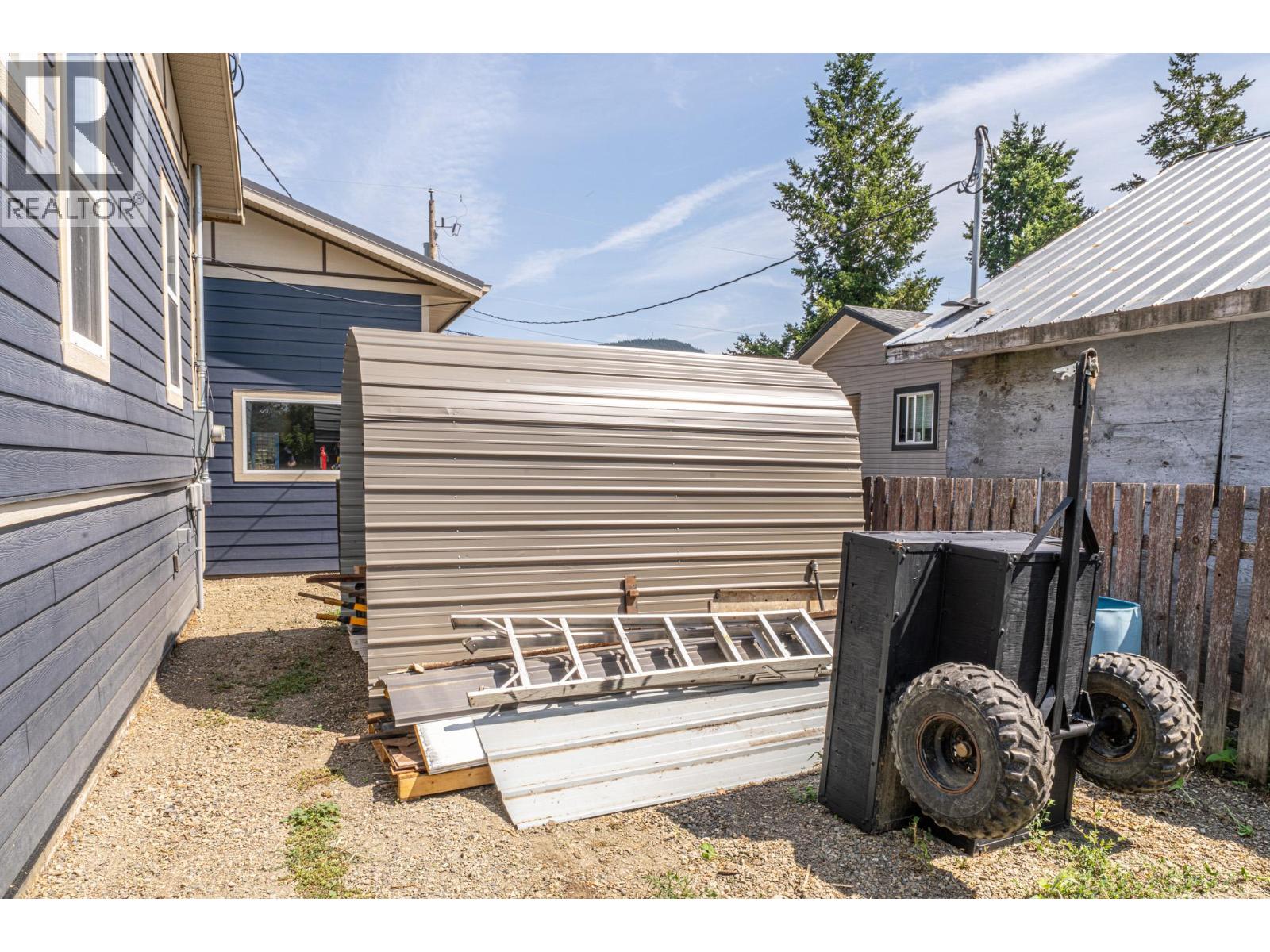 22 Pemberton Road, Lumby, British Columbia  V0E 2G7 - Photo 18 - 10395309