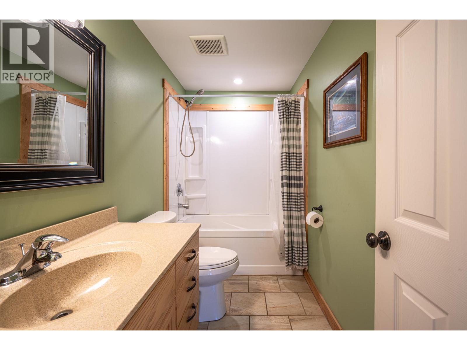 22 Pemberton Road, Lumby, British Columbia  V0E 2G7 - Photo 48 - 10395309
