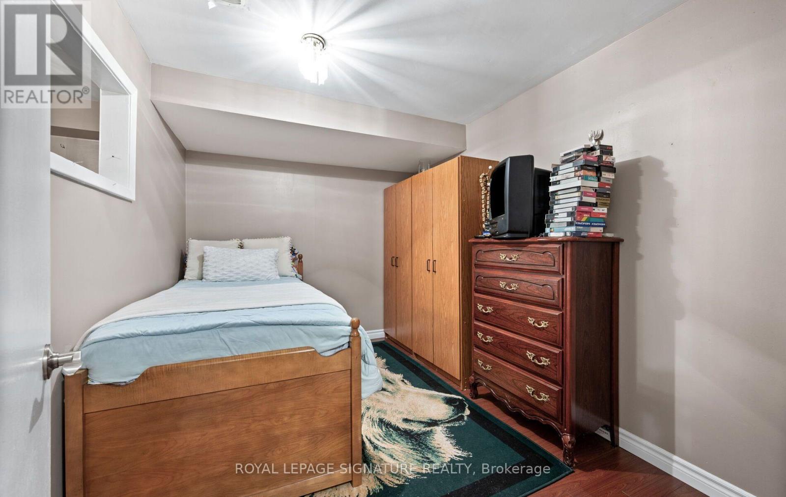 1142 Alexandra Avenue, Mississauga, Ontario  L5E 2A5 - Photo 24 - W13222054