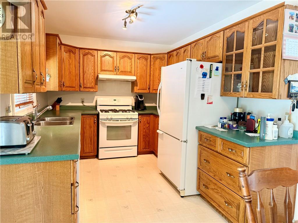 16 Birch Street, Blind River, Ontario  P0R 1B0 - Photo 12 - 2129610