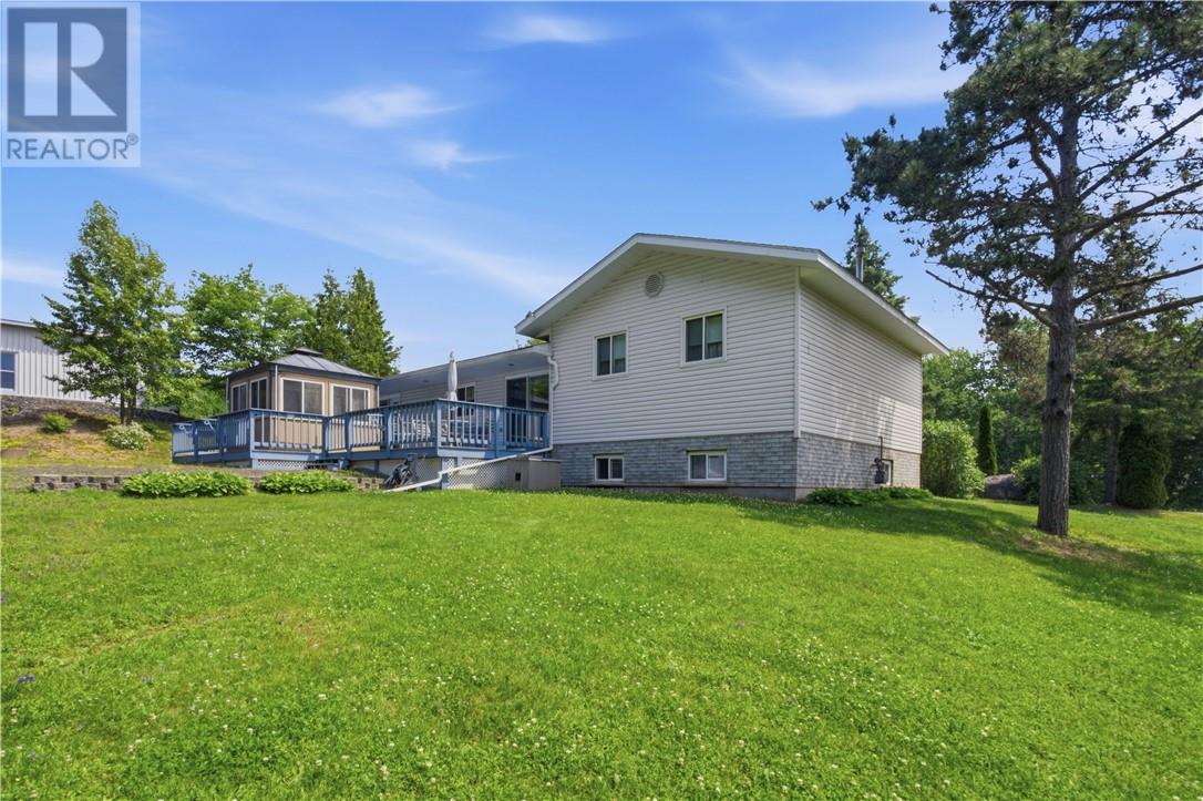 16 Birch Street, Blind River, Ontario  P0R 1B0 - Photo 4 - 2129610