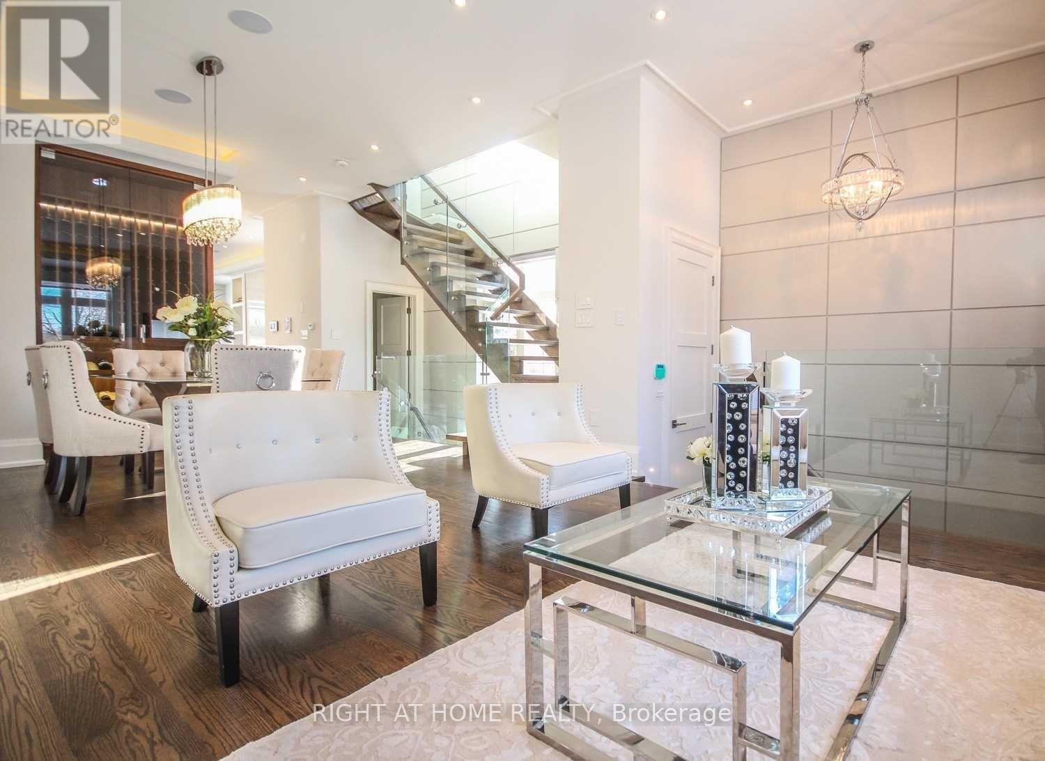 289 Connaught Avenue, Toronto, Ontario  M2M 1H7 - Photo 3 - C13660150