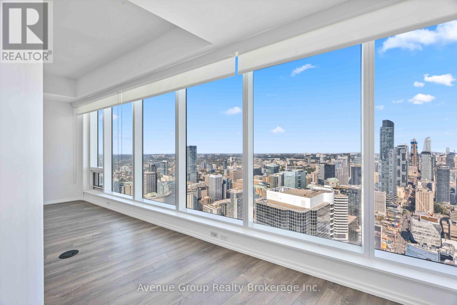 5713 - 197 Yonge Street, Toronto, Ontario M5B 0C1 - Photo 2 - C13660196