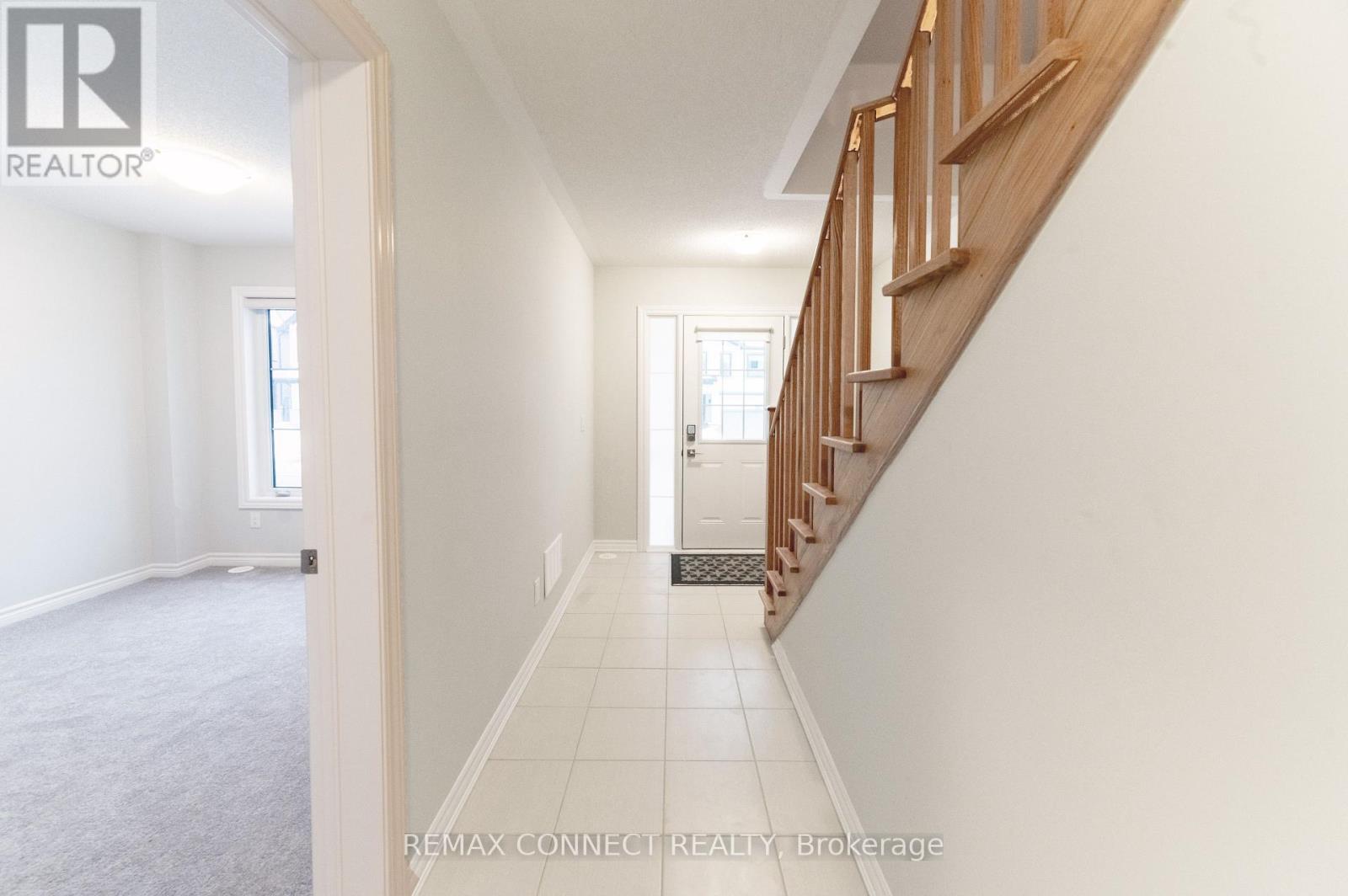 1028 Dyas Avenue, Oshawa (Kedron), Ontario  L1H 8L7 - Photo 2 - E13660110