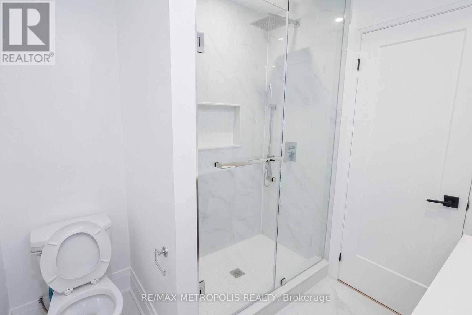 129 Silk Twist Drive, East Gwillimbury (Holland Landing), Ontario  L9M 0W1 - Photo 9 - N13660144