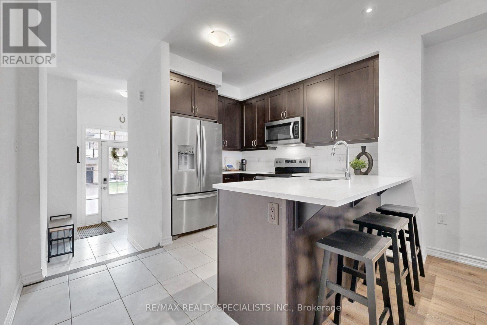 42 Keppel Circle, Brampton, Ontario  L7A 5L1 - Photo 6 - W13660120