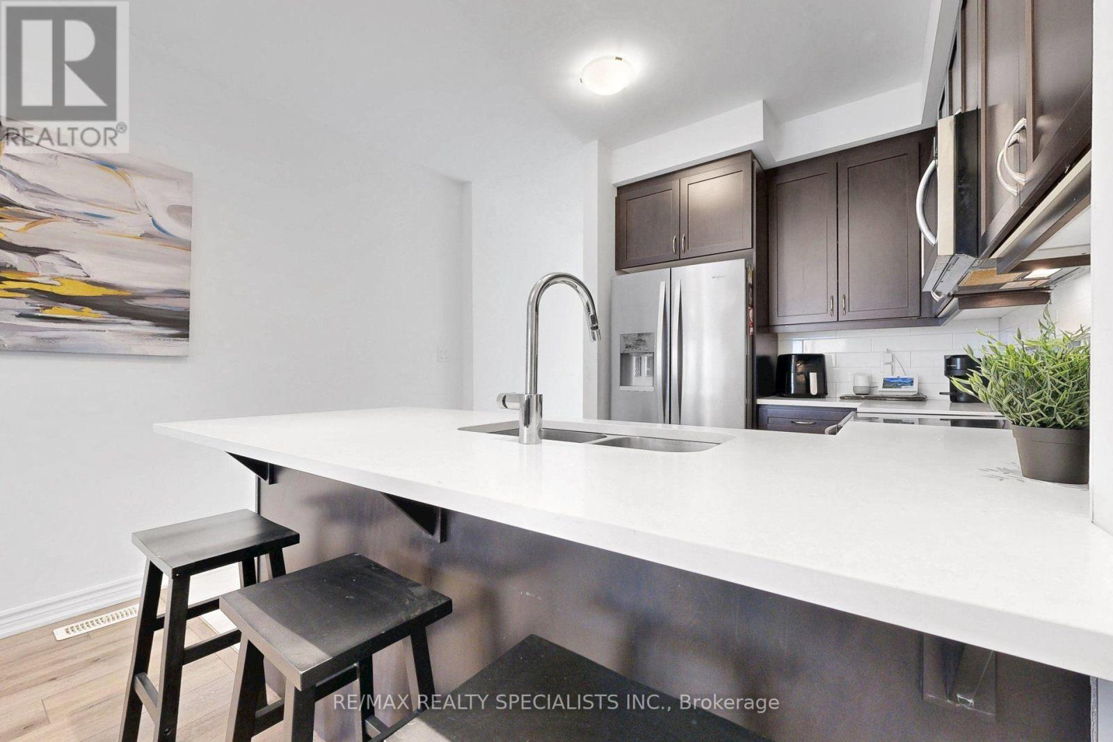 42 Keppel Circle, Brampton, Ontario  L7A 5L1 - Photo 8 - W13660120