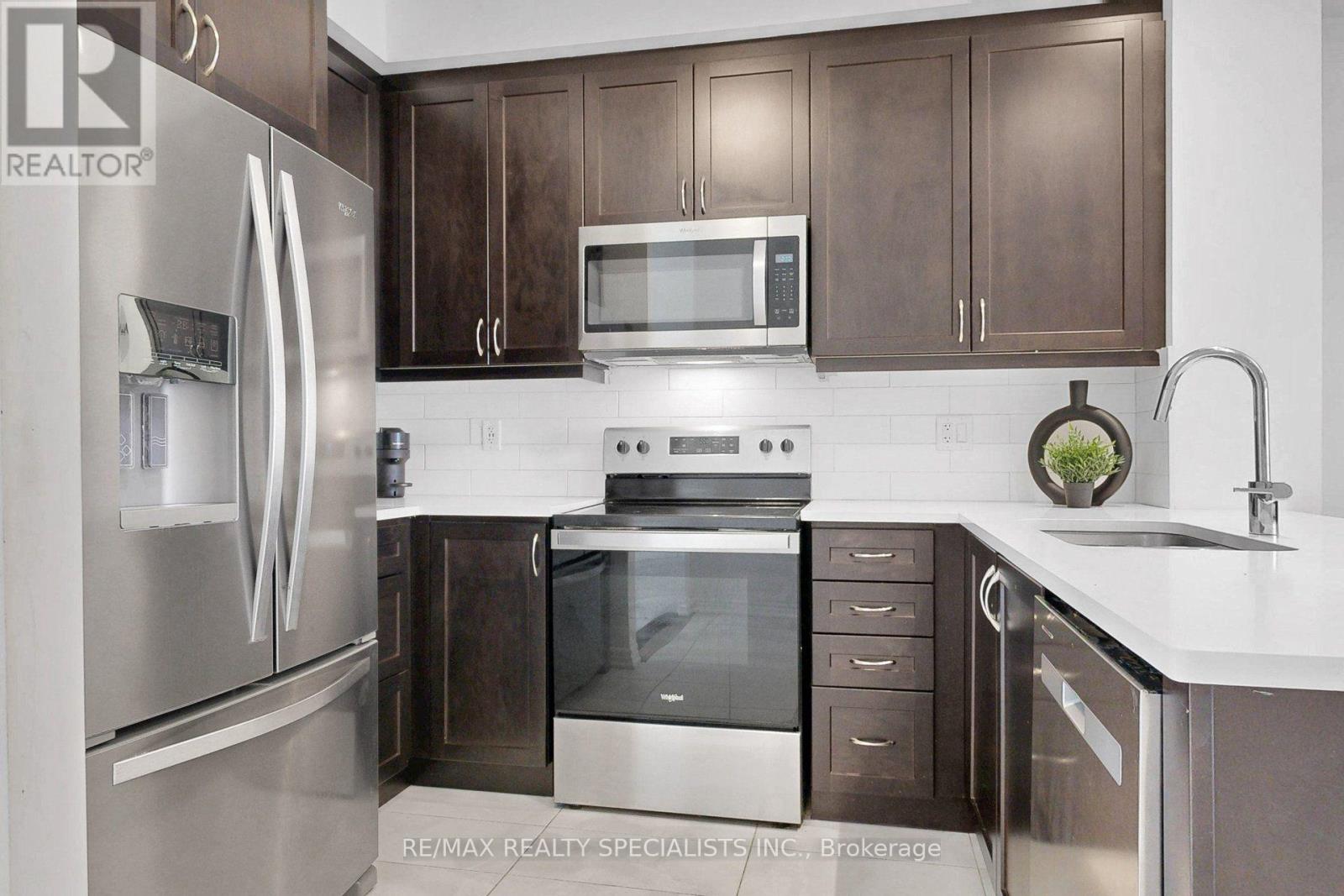 42 Keppel Circle, Brampton, Ontario  L7A 5L1 - Photo 9 - W13660120