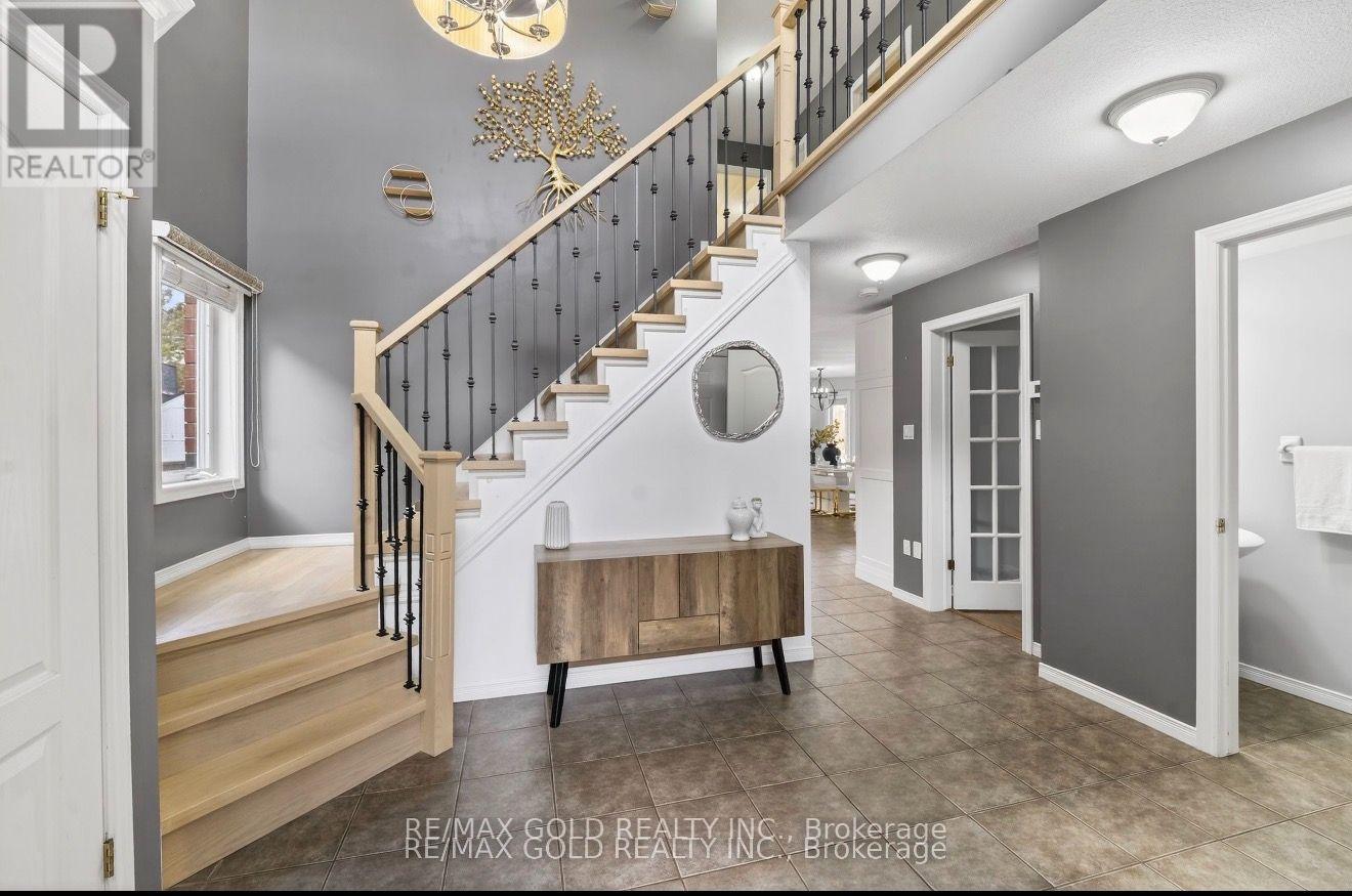 24 Murray Court, Orangeville, Ontario  L9W 0A1 - Photo 3 - W13660132