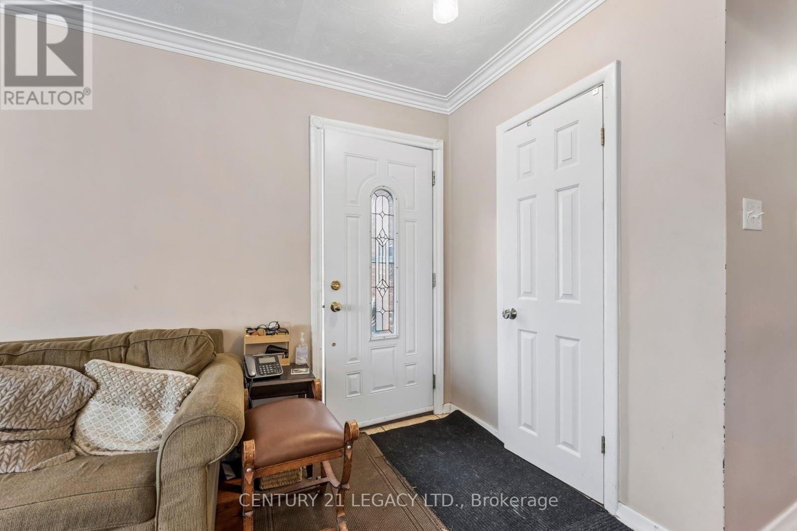 34 Cumberland Drive, Brampton, Ontario  L6V 1W6 - Photo 4 - W13660138