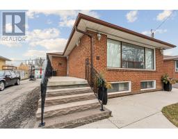 34 CUMBERLAND DRIVE, Brampton, Ontario