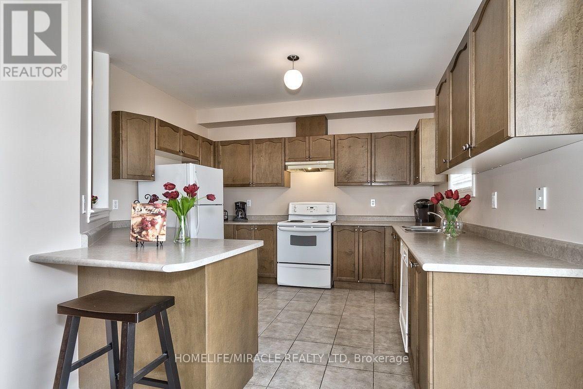 3 Ashdale Road, Brampton (Bram West), Ontario  L6Y 5M7 - Photo 4 - W13660184