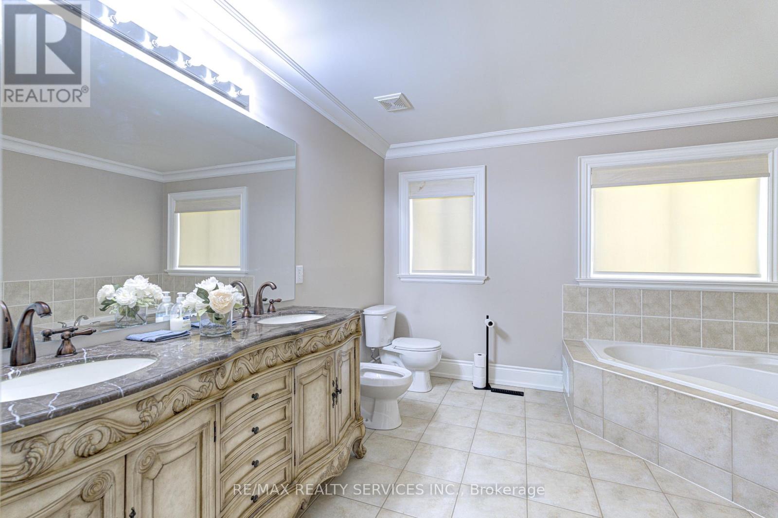 16 Fallgate Drive, Brampton, Ontario  L6X 0R5 - Photo 25 - W12913330