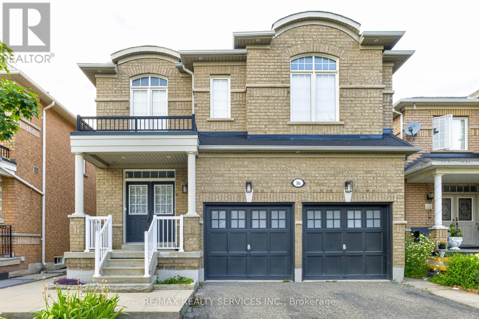 16 Fallgate Drive, Brampton, Ontario  L6X 0R5 - Photo 3 - W12913330