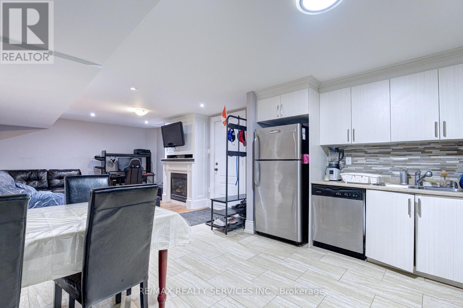 16 Fallgate Drive, Brampton, Ontario  L6X 0R5 - Photo 40 - W12913330