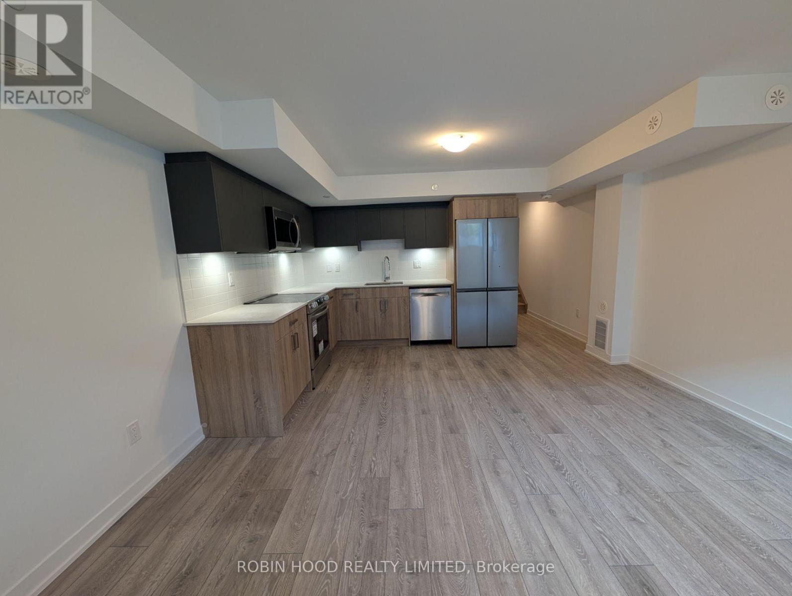 3 - 3-70 Grn Gdns Boulevard, Toronto, Ontario  M6A 0E6 - Photo 3 - X13660104