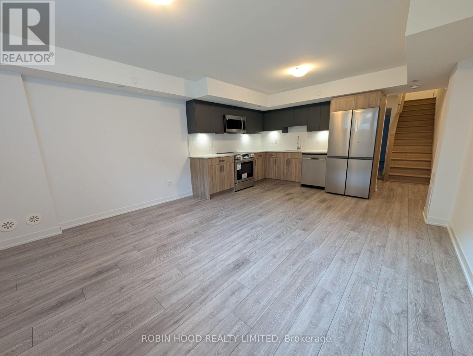 3 - 3-70 Grn Gdns Boulevard, Toronto, Ontario  M6A 0E6 - Photo 4 - X13660104