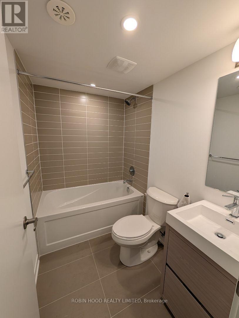 3 - 3-70 Grn Gdns Boulevard, Toronto, Ontario  M6A 0E6 - Photo 5 - X13660104