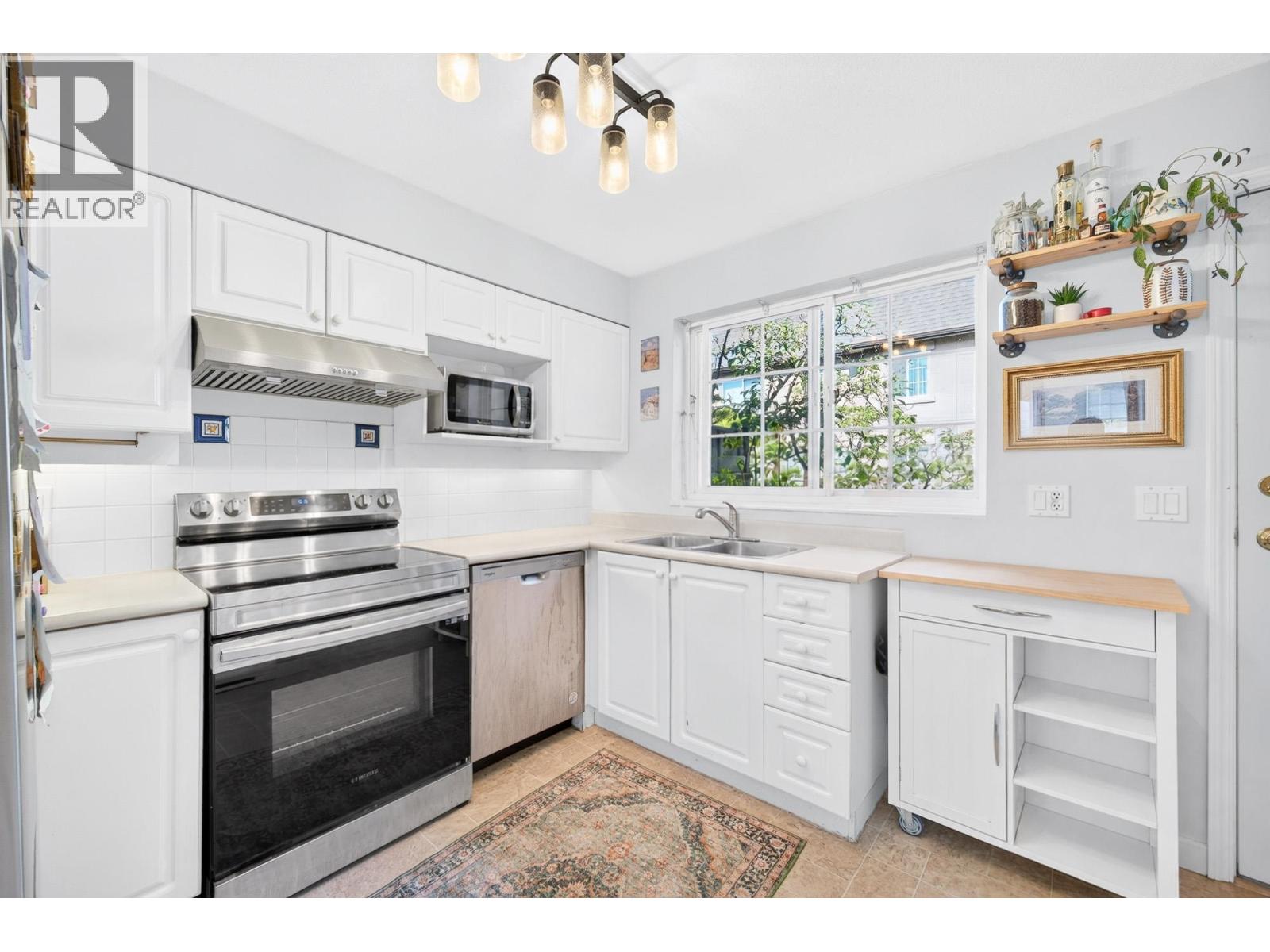 10 1561 Booth Avenue, Coquitlam, British Columbia V3K 6Z9 - Photo 4 - R3154414