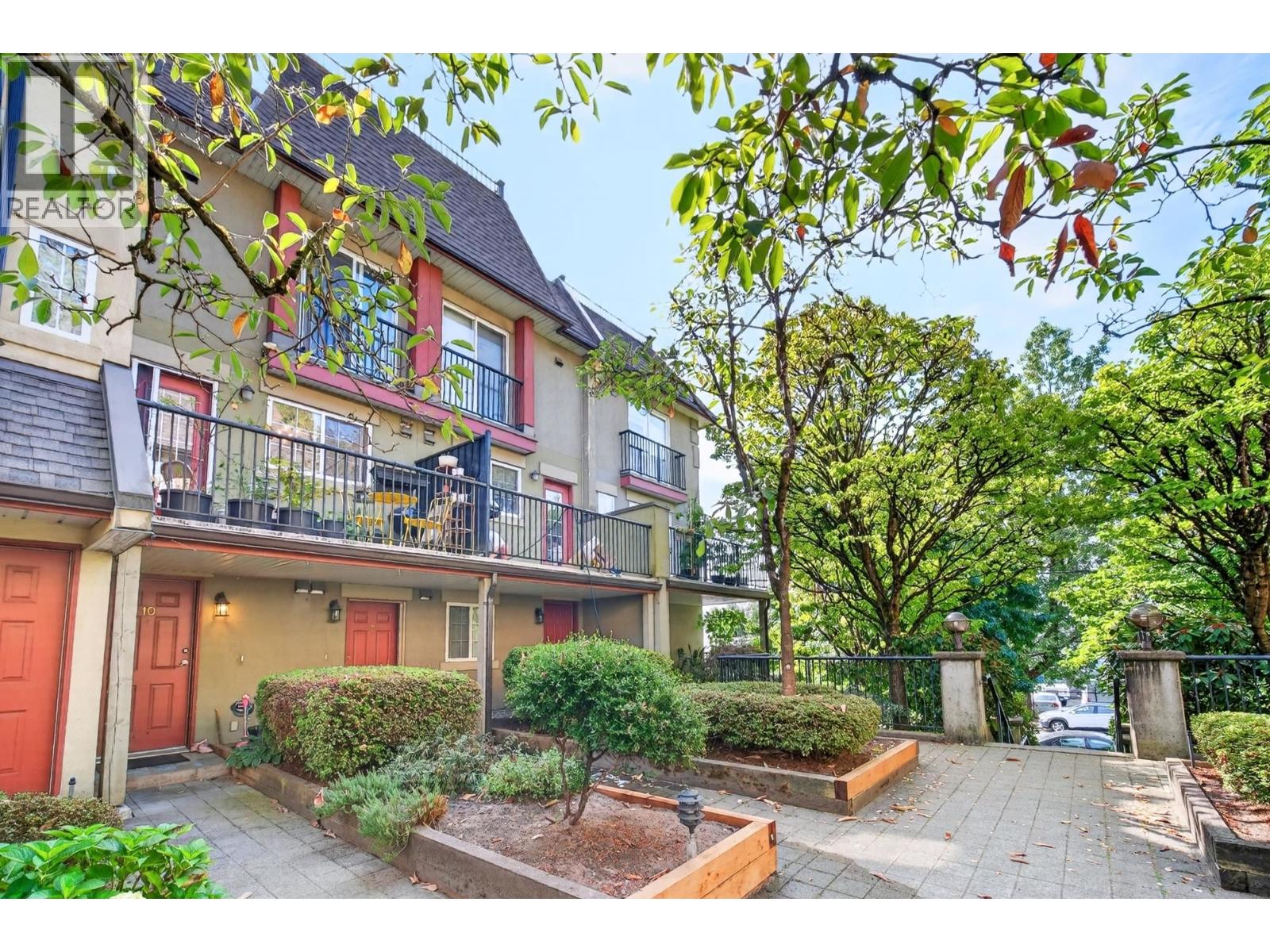 10 1561 Booth Avenue, Coquitlam, British Columbia V3K 6Z9 - Photo 1 - R3154414