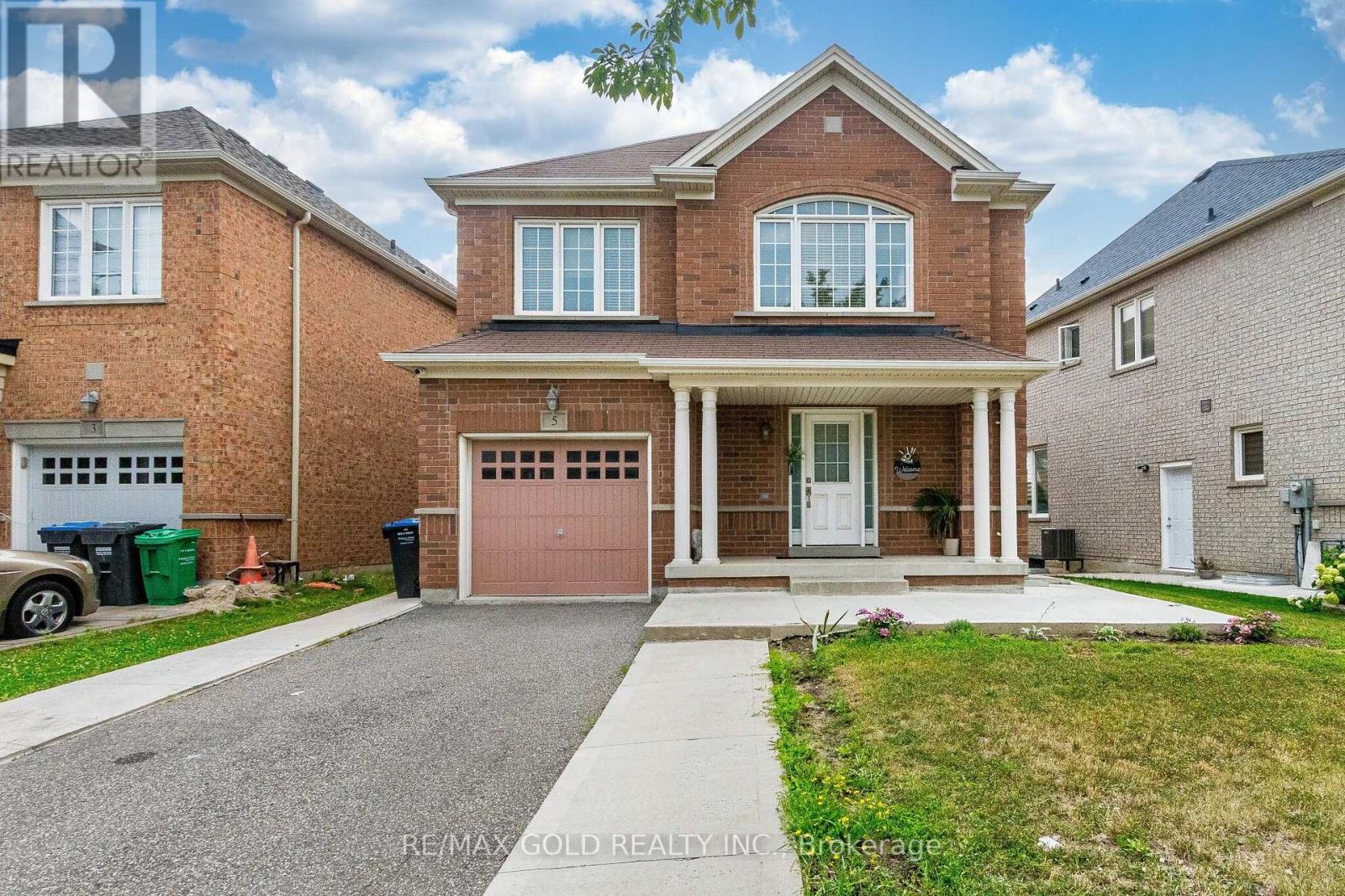 5 Denali Crescent, Brampton, Ontario  L6P 3P6 - Photo 2 - W13612046