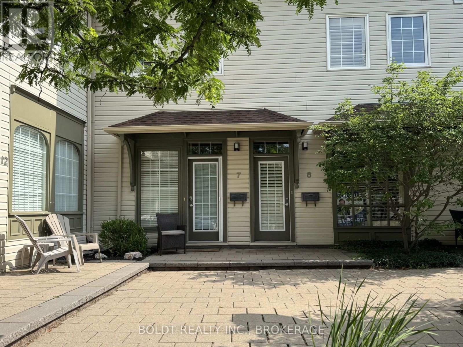 8 - 49 ONTARIO STREET, Grimsby, Ontario