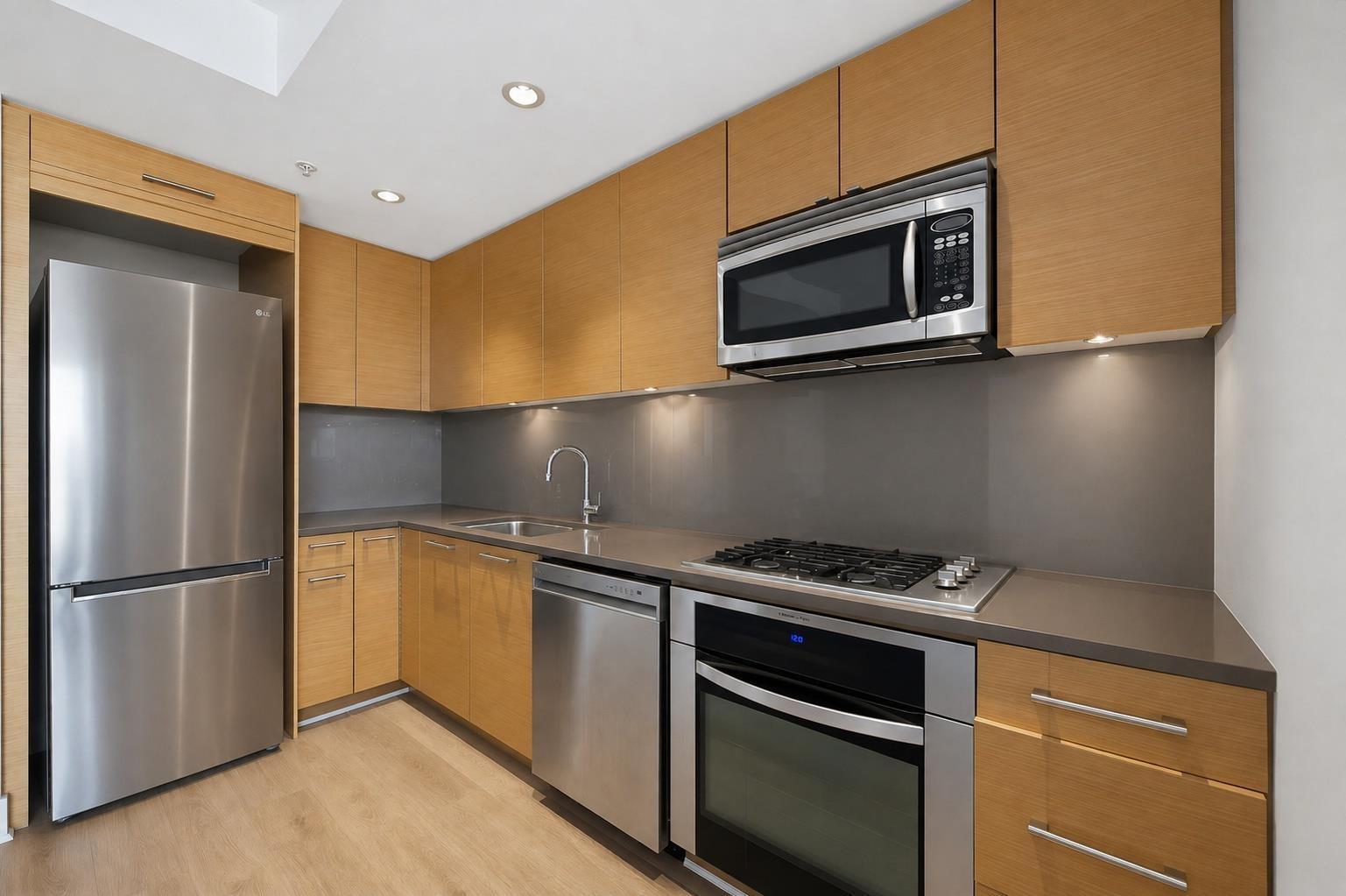 505 15152 Russell Avenue, White Rock, British Columbia  V4B 0A3 - Photo 4 - R3154012