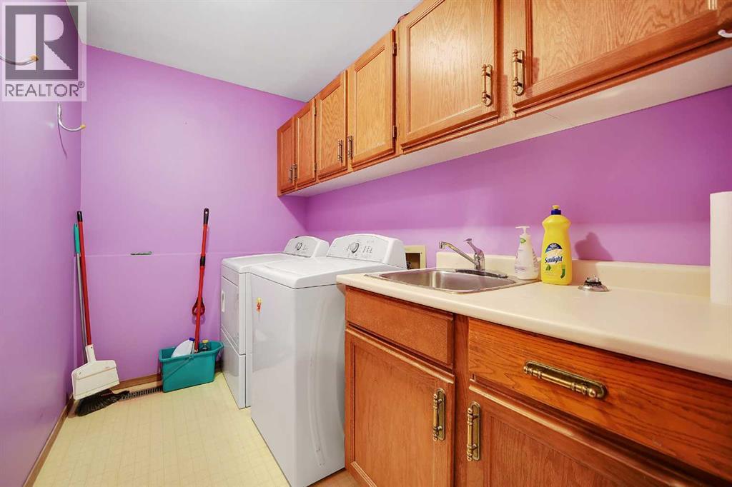 23 Edelweiss Drive Nw, Calgary, Alberta  T3A 3R4 - Photo 34 - A2325715