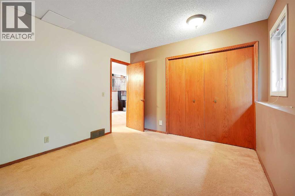 23 Edelweiss Drive Nw, Calgary, Alberta  T3A 3R4 - Photo 33 - A2325715