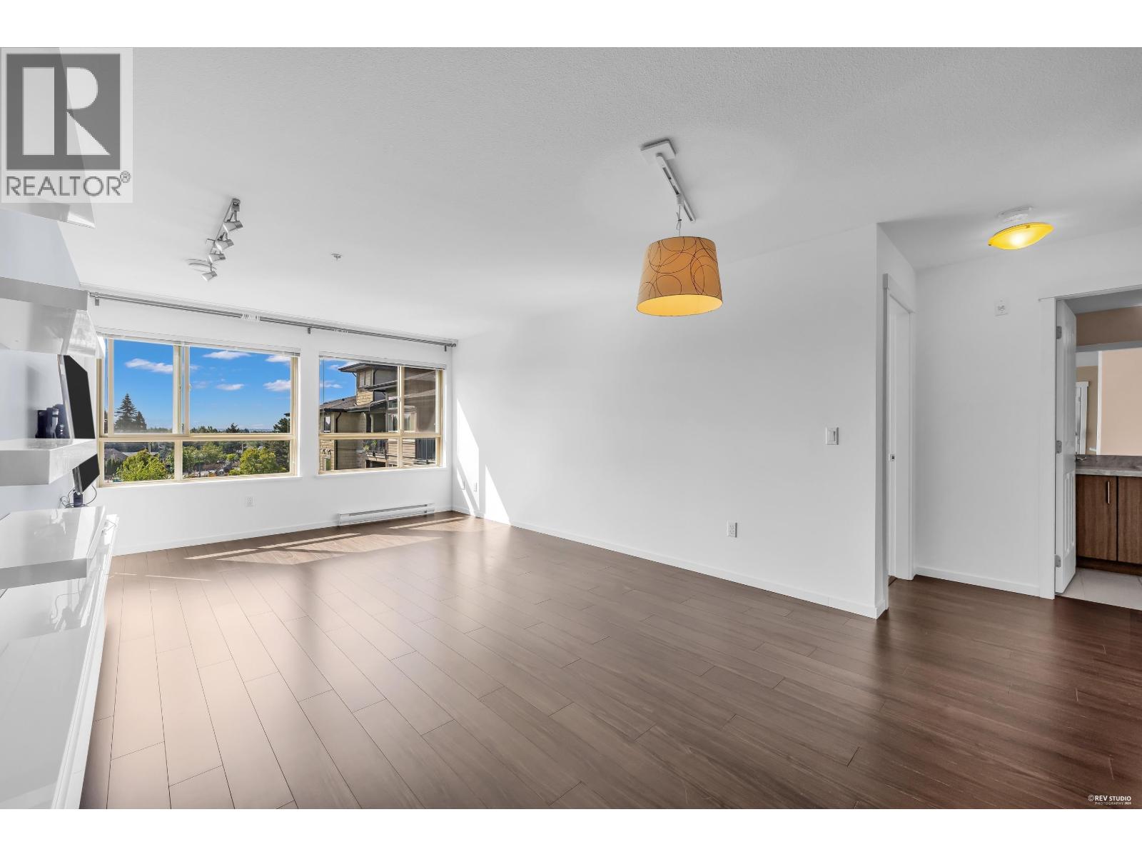 406 3156 Dayanee Springs Boulevard, Coquitlam, British Columbia  V3E 0B9 - Photo 2 - R3154099