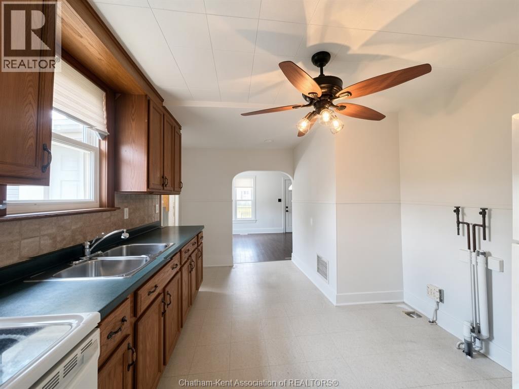 41 Woods Street, Chatham, Ontario  N7L 3P9 - Photo 10 - 26019424