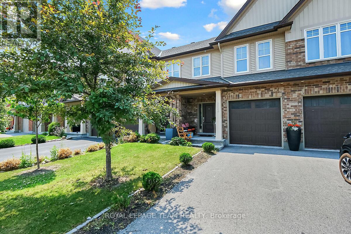 253 Fergus Crescent, Ottawa, Ontario