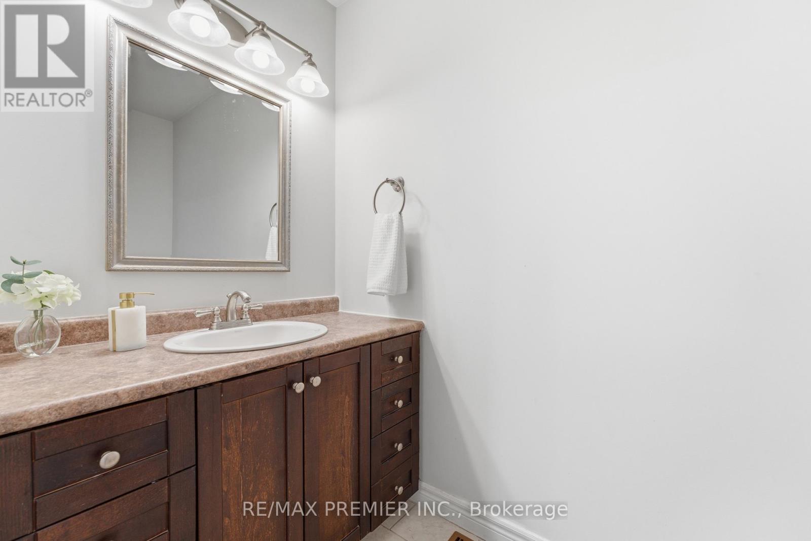 2304 Sovereign Street, Oakville, Ontario  L6L 1L6 - Photo 15 - W13651892
