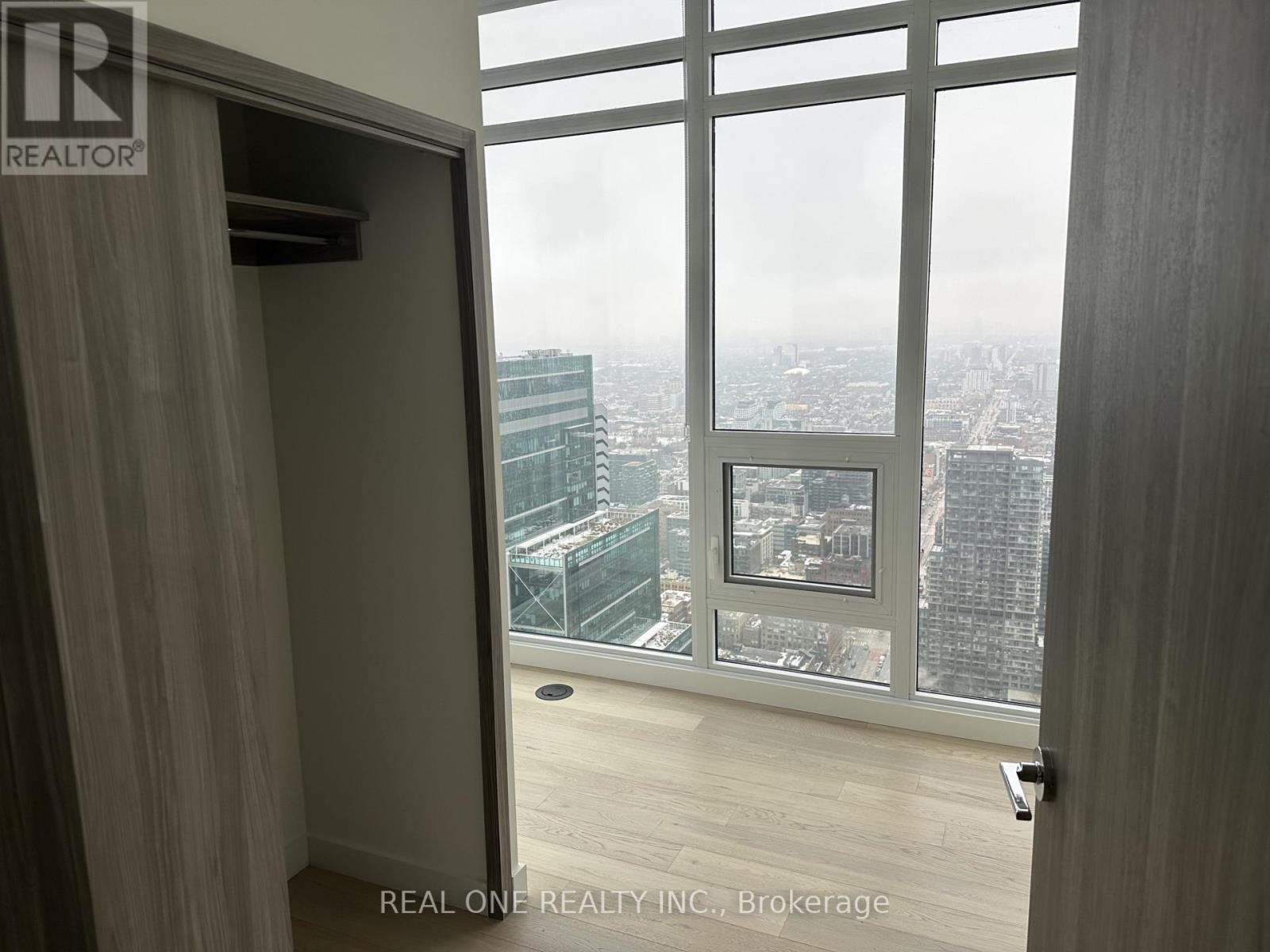 6905 - 1 Concord City Place Way, Toronto (Waterfront Communities), Ontario  M5V 0X4 - Photo 8 - C13660208