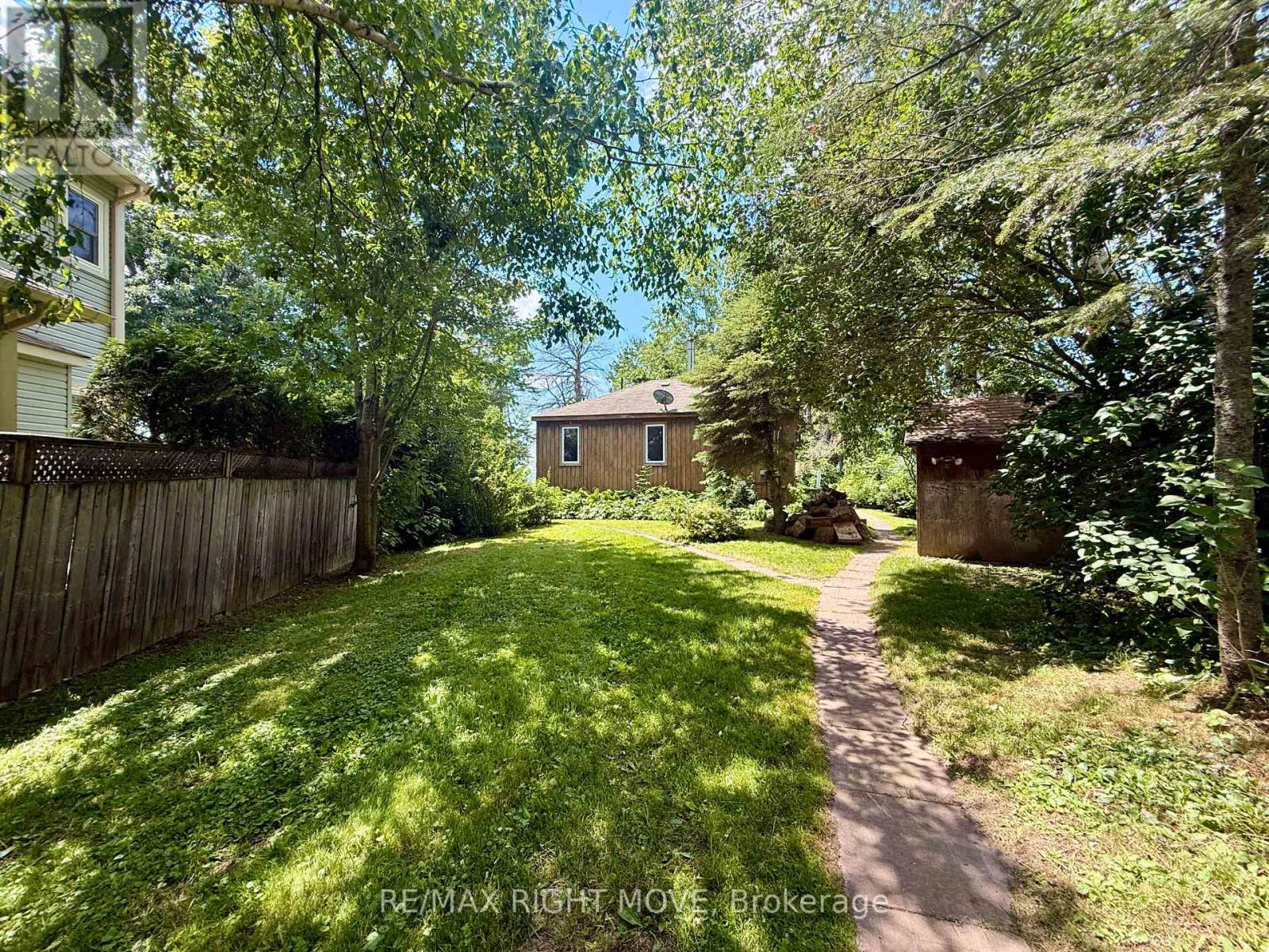 2674 Lone Birch Trail, Ramara (Brechin), Ontario  L0K 1B0 - Photo 11 - S13660206