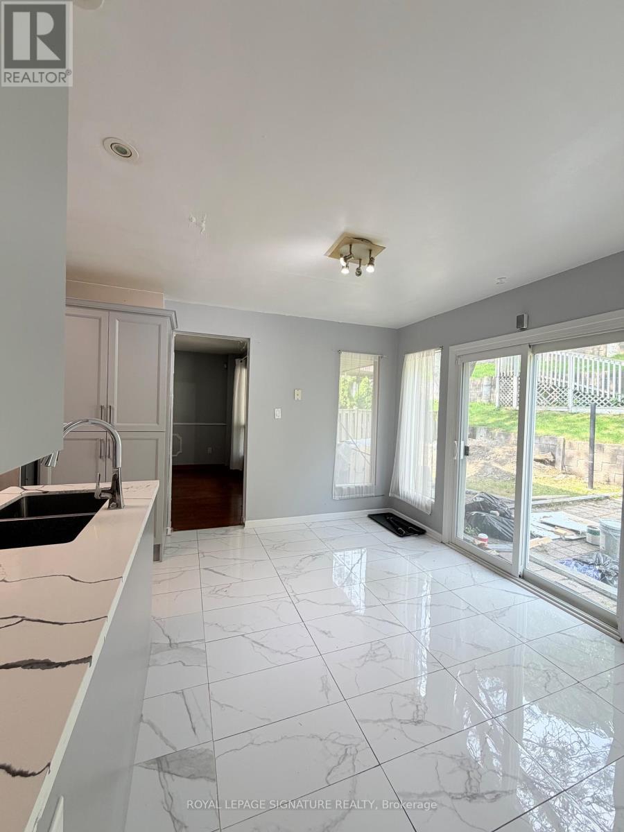 Main - 41 Broadbridge Drive, Toronto, Ontario  M1C 3K5 - Photo 10 - E13659604