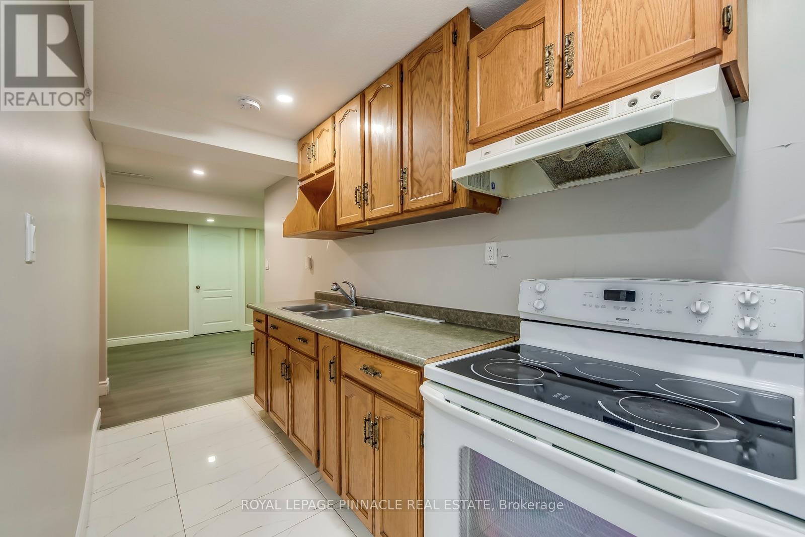 Lower - 11 Frankfurt Street, Kitchener, Ontario N2R 1T5 - Photo 13 - X13660200
