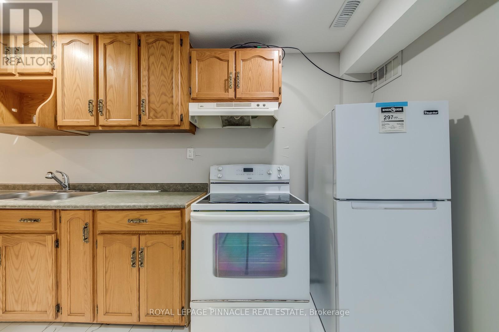 Lower - 11 Frankfurt Street, Kitchener, Ontario N2R 1T5 - Photo 14 - X13660200
