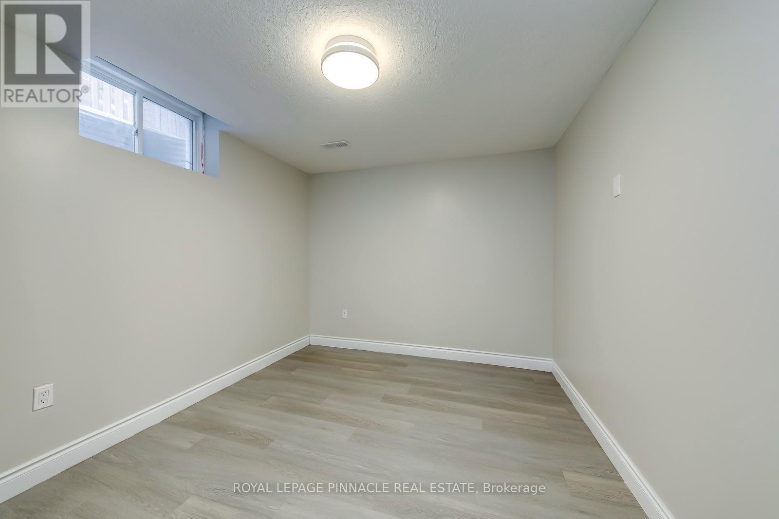 Lower - 11 Frankfurt Street, Kitchener, Ontario N2R 1T5 - Photo 15 - X13660200