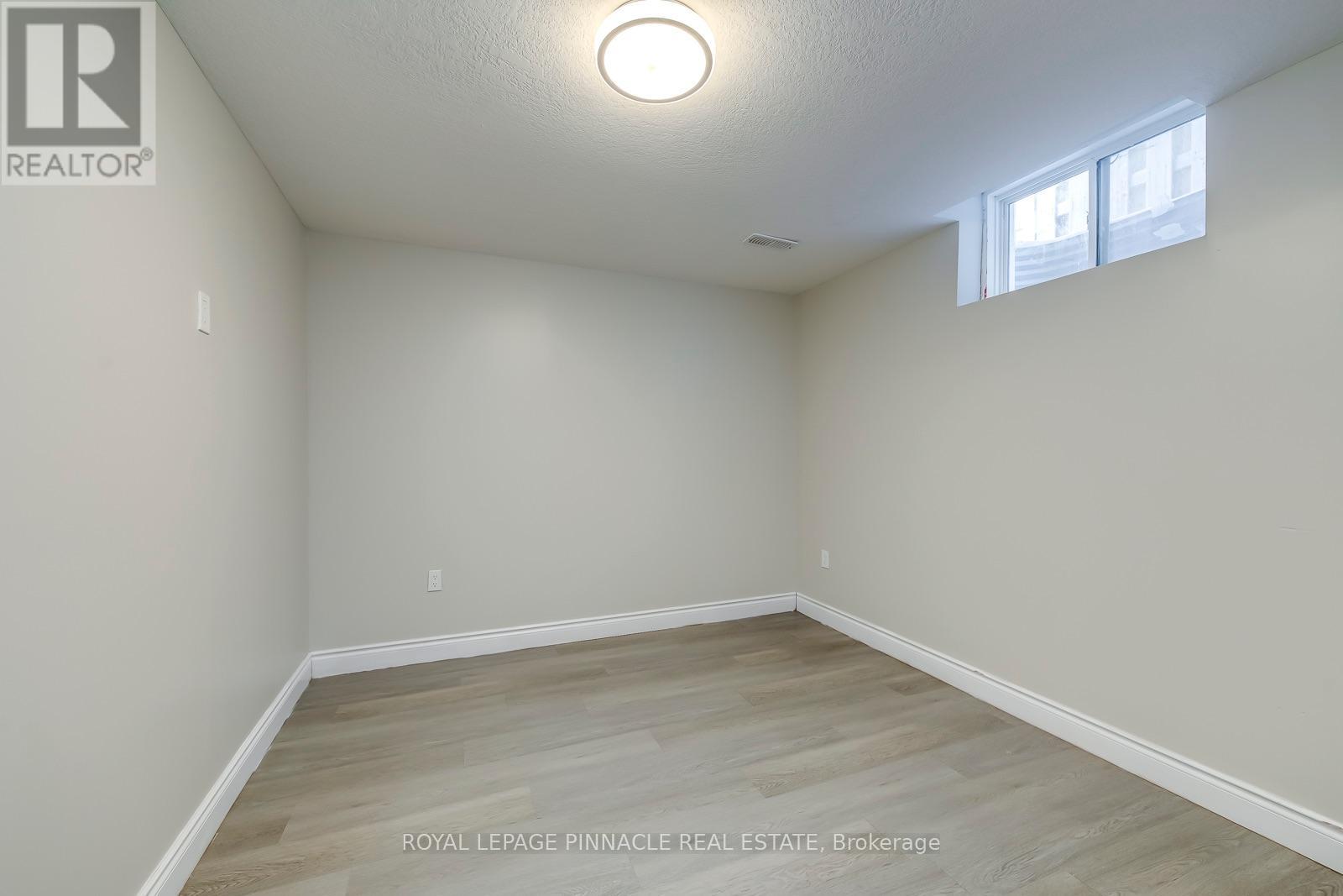 Lower - 11 Frankfurt Street, Kitchener, Ontario N2R 1T5 - Photo 17 - X13660200