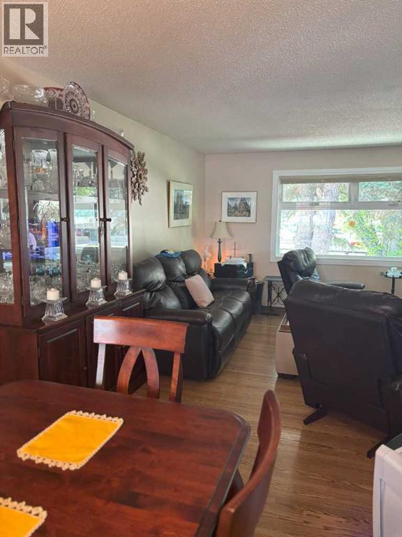 4924 40 Avenue NW, Calgary, Alberta  T3A 2P1 - Photo 7 - A2307439