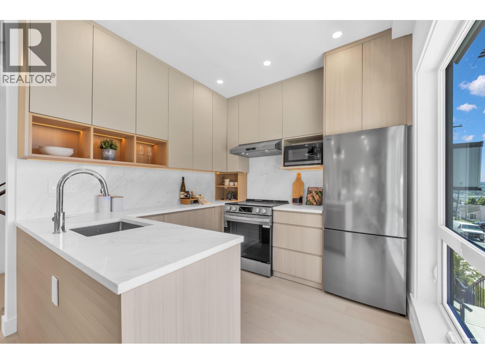 2 3800 Pender Street, Burnaby, British Columbia  V5C 2L5 - Photo 6 - R3154433