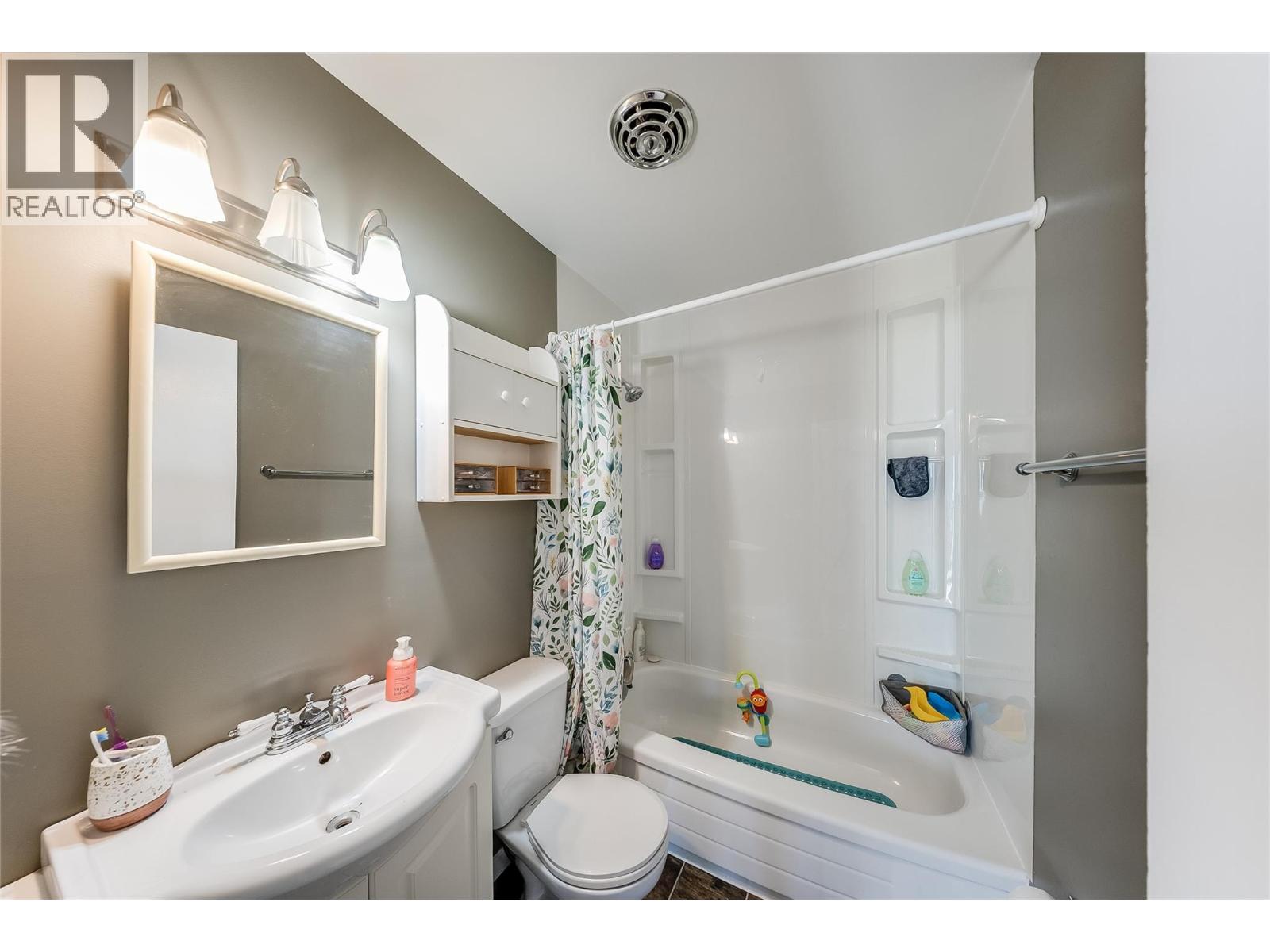 1684 Ridgewood Drive, Castlegar, British Columbia  V1N 2L7 - Photo 14 - 10397238