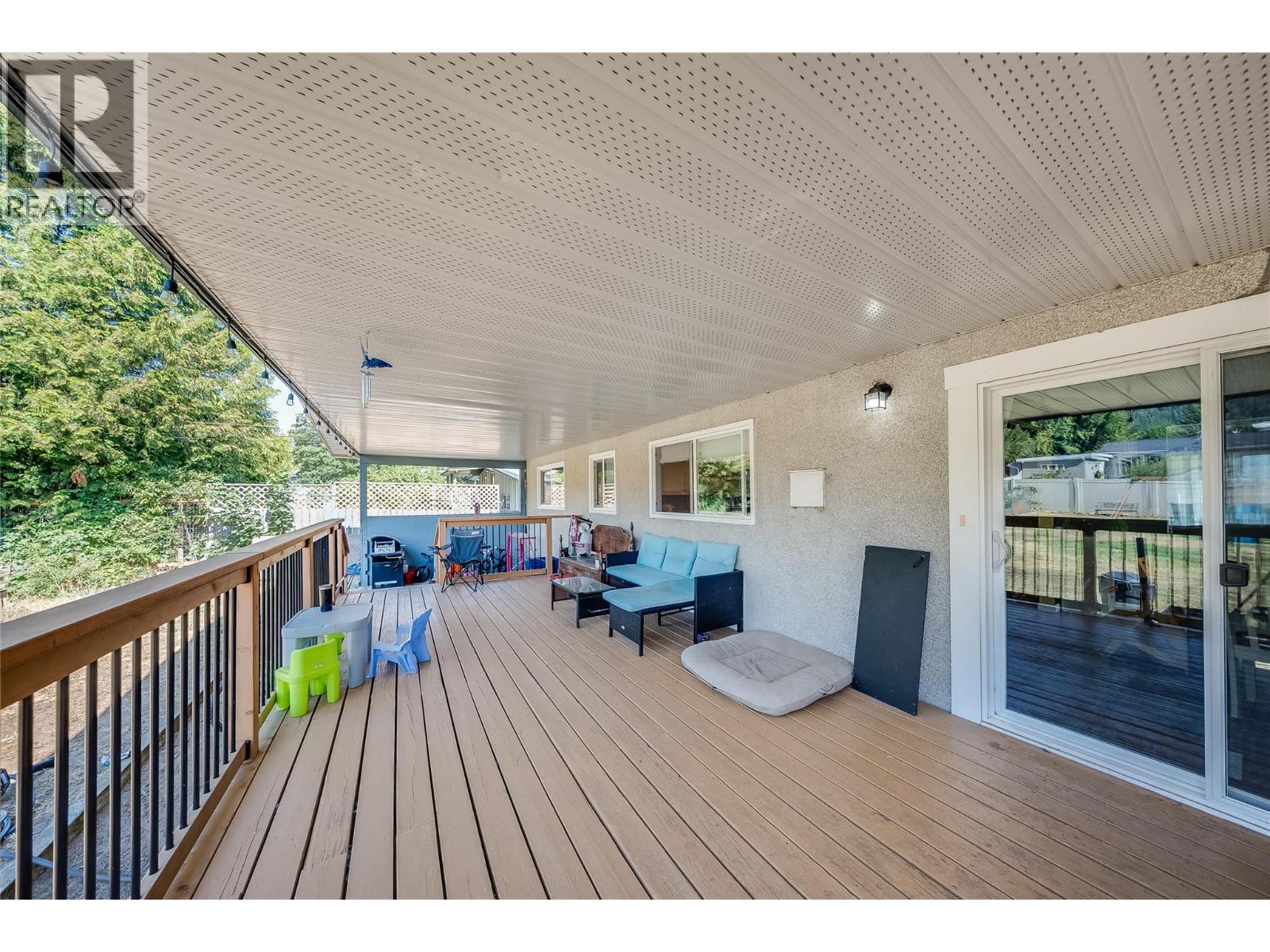 1684 Ridgewood Drive, Castlegar, British Columbia  V1N 2L7 - Photo 34 - 10397238