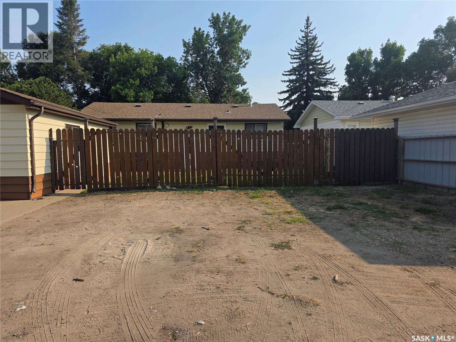 262 Duncan Road, Estevan, Saskatchewan  S4A 0A4 - Photo 12 - SK045189