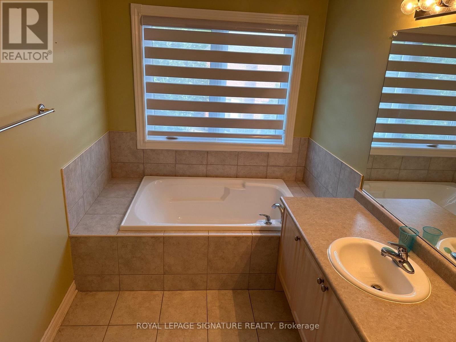 10 - 2295 Rochester Circle S, Oakville, Ontario  L6M 5C9 - Photo 14 - W13476232
