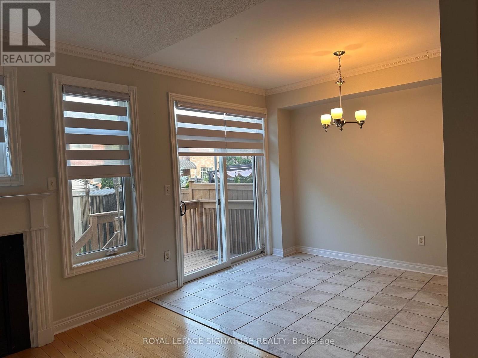 10 - 2295 Rochester Circle S, Oakville, Ontario  L6M 5C9 - Photo 4 - W13476232