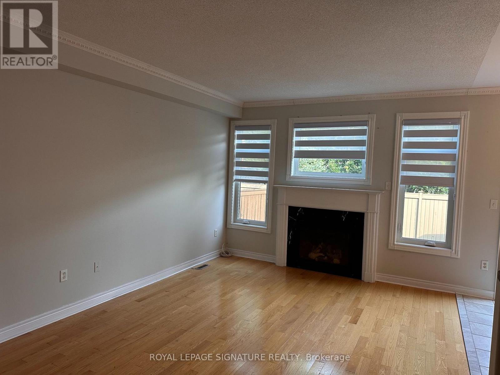10 - 2295 Rochester Circle S, Oakville, Ontario  L6M 5C9 - Photo 3 - W13476232